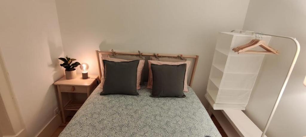 Quarto Com Varanda Na Rua Dos Douradores ลิสบอน ภายนอก รูปภาพ